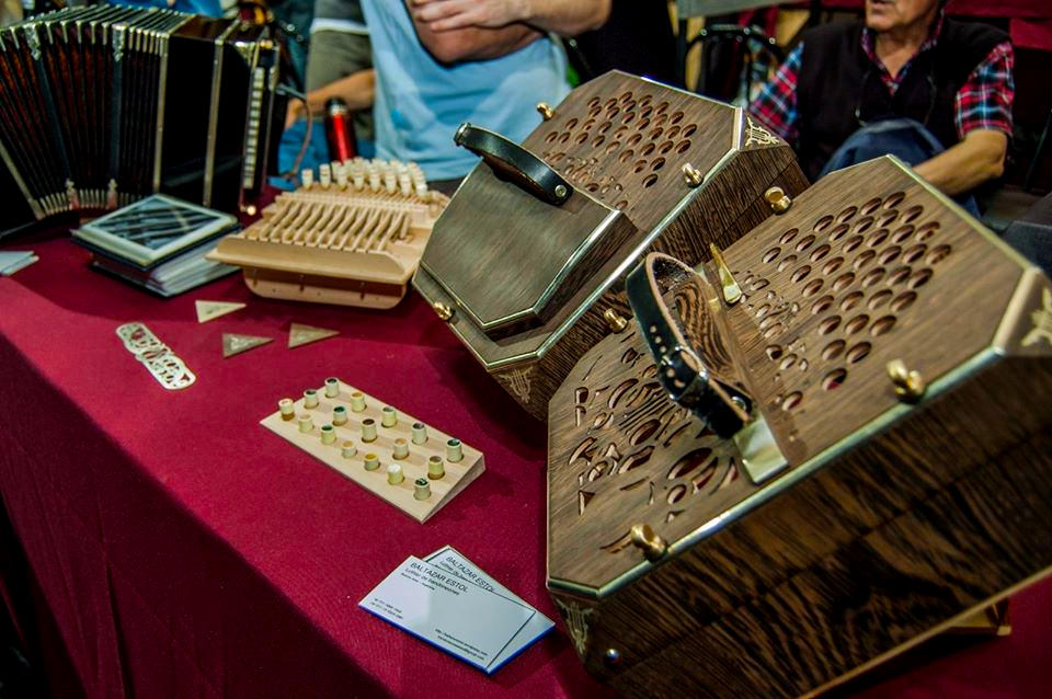 Esposizione di bandoneón Estol.