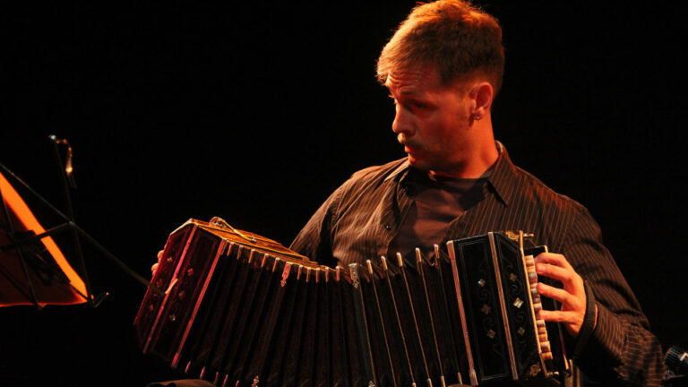 Omar Caccia, bandoneón