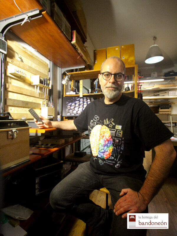 Francesco Bruno, liutaio della Bottega del Bandoneón, Parma.
